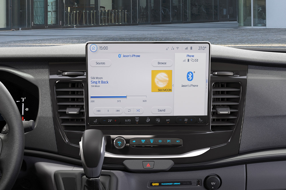 Tableau de bord du Ford Transit Kombi avec écran tactile SYNC® 3 de 8 pouces.