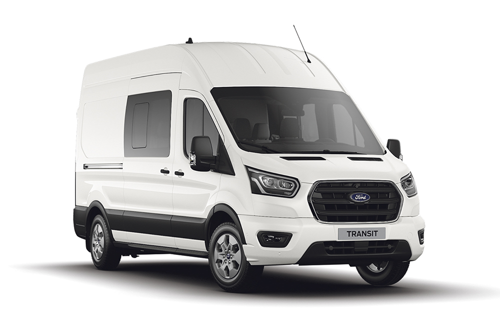 Fourgon Ford Transit blanc Kombi.