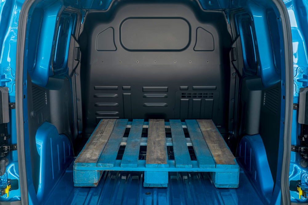 Espace de chargement arrière Ford E-Transit Courier